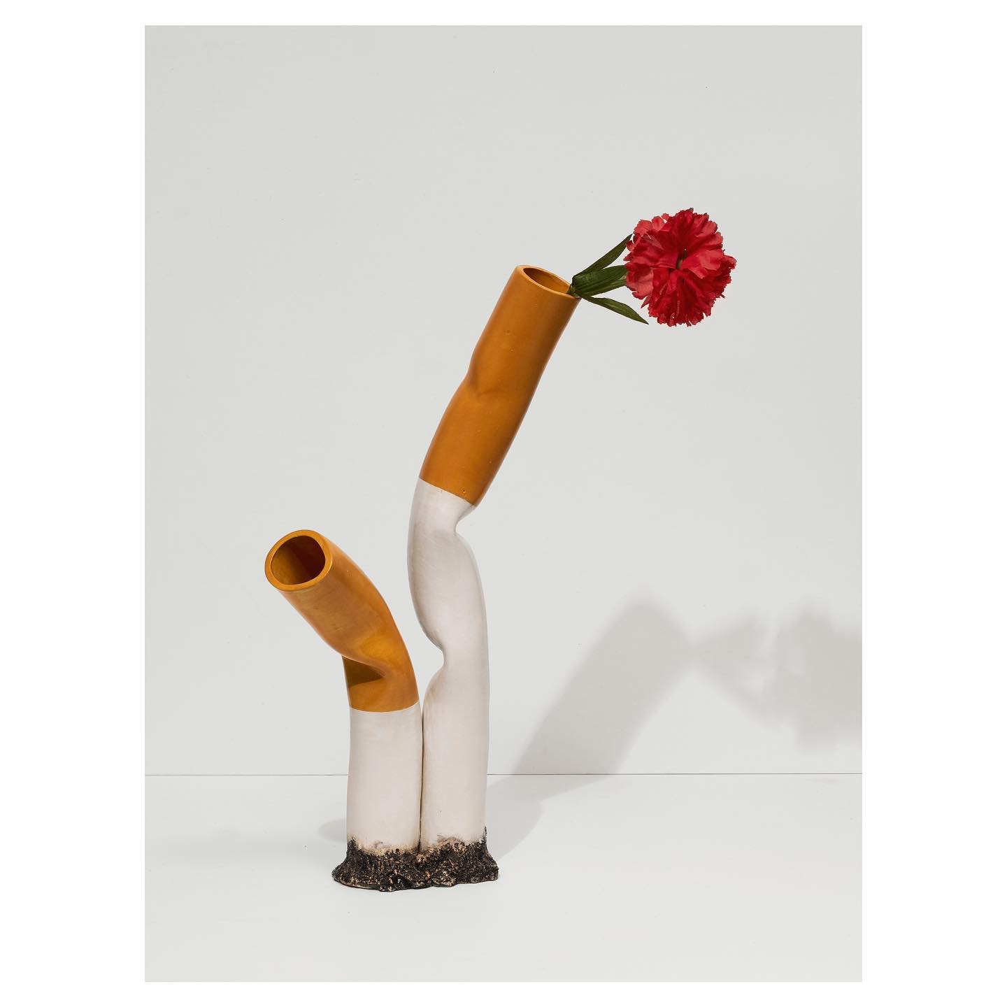 Double cigarette vase